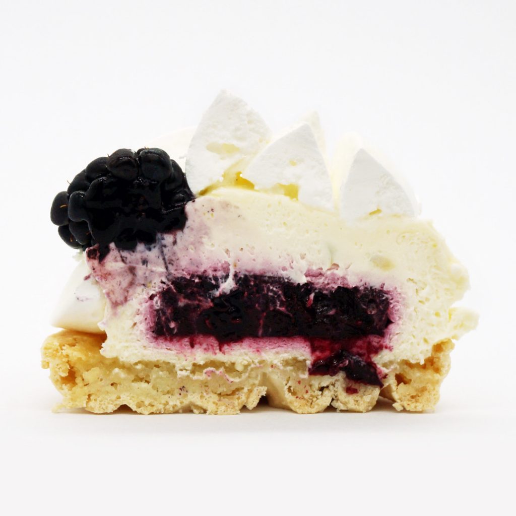 pavlova fruits noirs ladurée