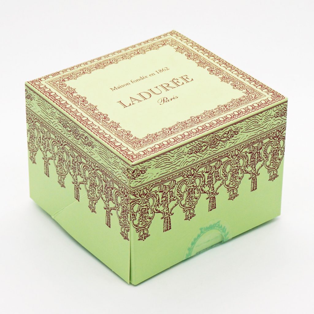 pavlova fruits noirs ladurée