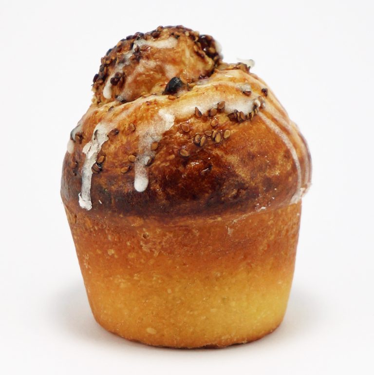 Bun Framboise, Sésame et Dulce de Leche par Ten Belles Bread