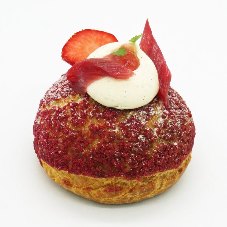 Chou Fraise Rhubarbe par Bo & Mie