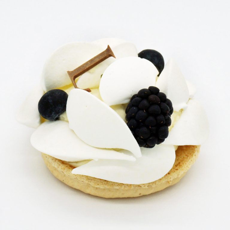Pavlova Fruits Noirs par Ladurée